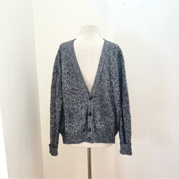 Vintage Marshall Fields 100% New Wool Scotland Gray Cardigan Sweater Size Large - Picture 2 of 14